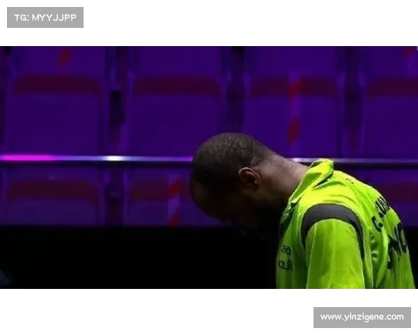 非洲乒乓冠军阿鲁纳球拍断裂 对手莫雷加德主动借拍温情举动登上热搜